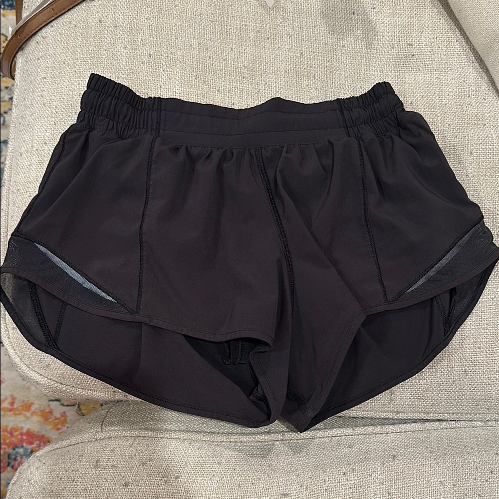 Lululemon Hotty Hot Shorts 2.5”